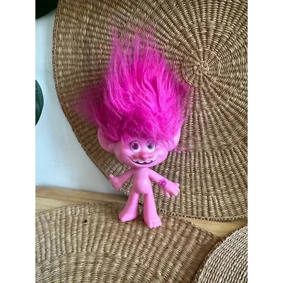 Hasbro 2016 Pink Hair Poppy Singing Troll Girl Doll - Picture 1 of 7